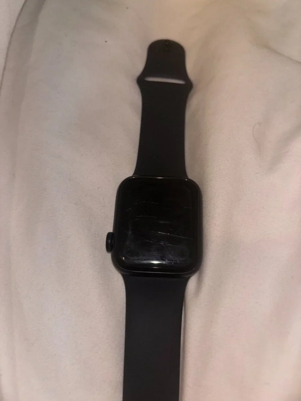 OPEN TO OFFERS: Apple Watch SE 40mm Aluminum Case + GPS and Black Apple Band